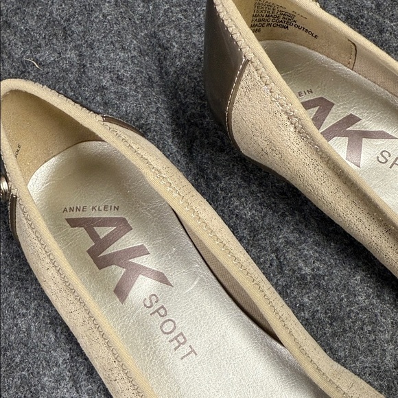 Anne Klein Cream Flats with Gold Chain Detail - Picture 2 of 9